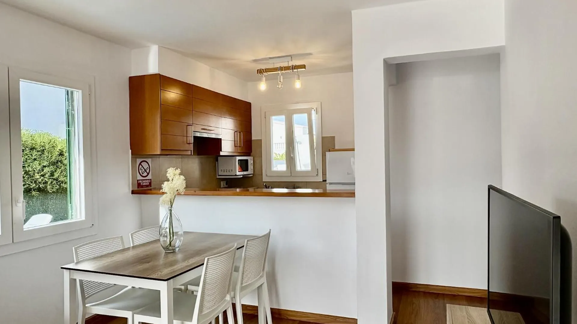Villa Dofins Cala Blanca  0*, Cala Blanca (Menorca)